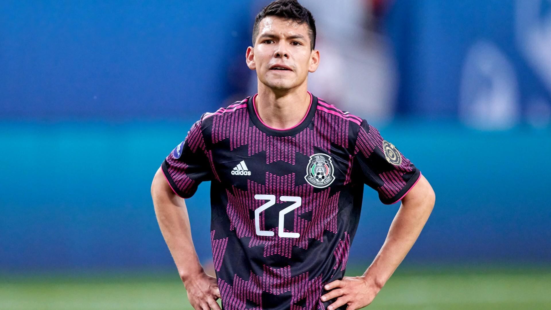 Chucky Lozano jugando la la Selección de México