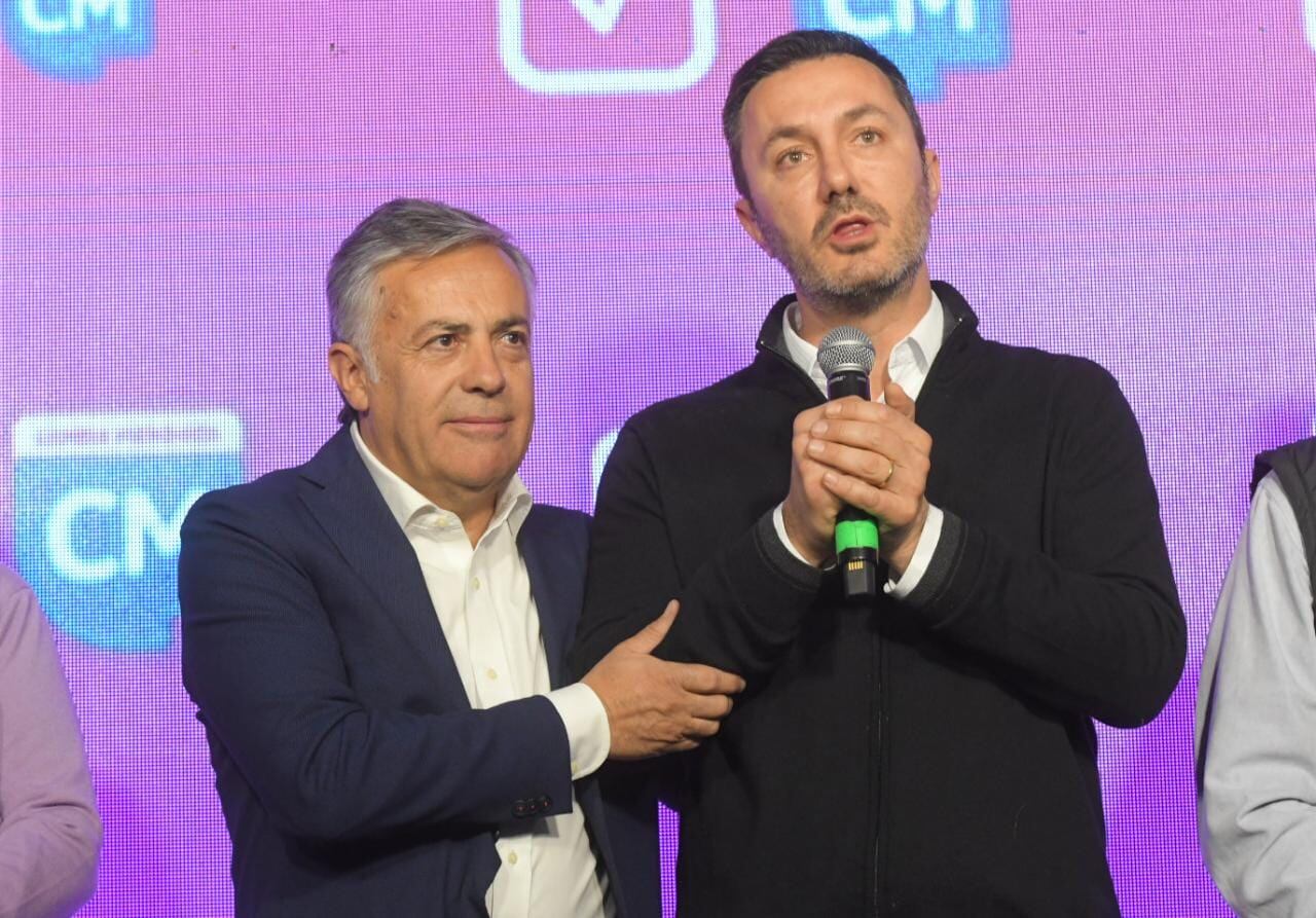 Alfredo Cornejo y Luis Petri, tras liderar las PASO 2023 en Mendoza, celebraron juntos en el búnker de Cambia Mendoza acompañados por Patricia Bullrich. Foto: Ignacio Blanco / Los Andes