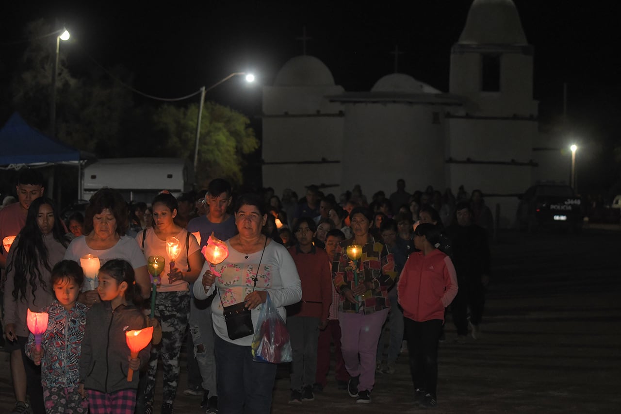 Fiesta Lagunas del Rosario. Procesión de las Antorchas en la Capilla de la Virgen del Rosario. Foto: Marcelo Rolland / Los Andes.