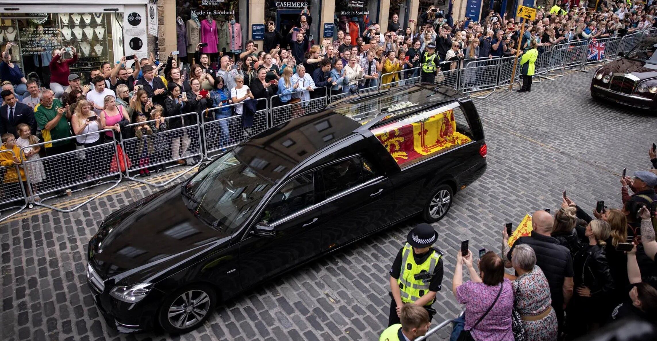 El féretro de la reina Isabel II en Edimburgo, Escocia (Gentileza)