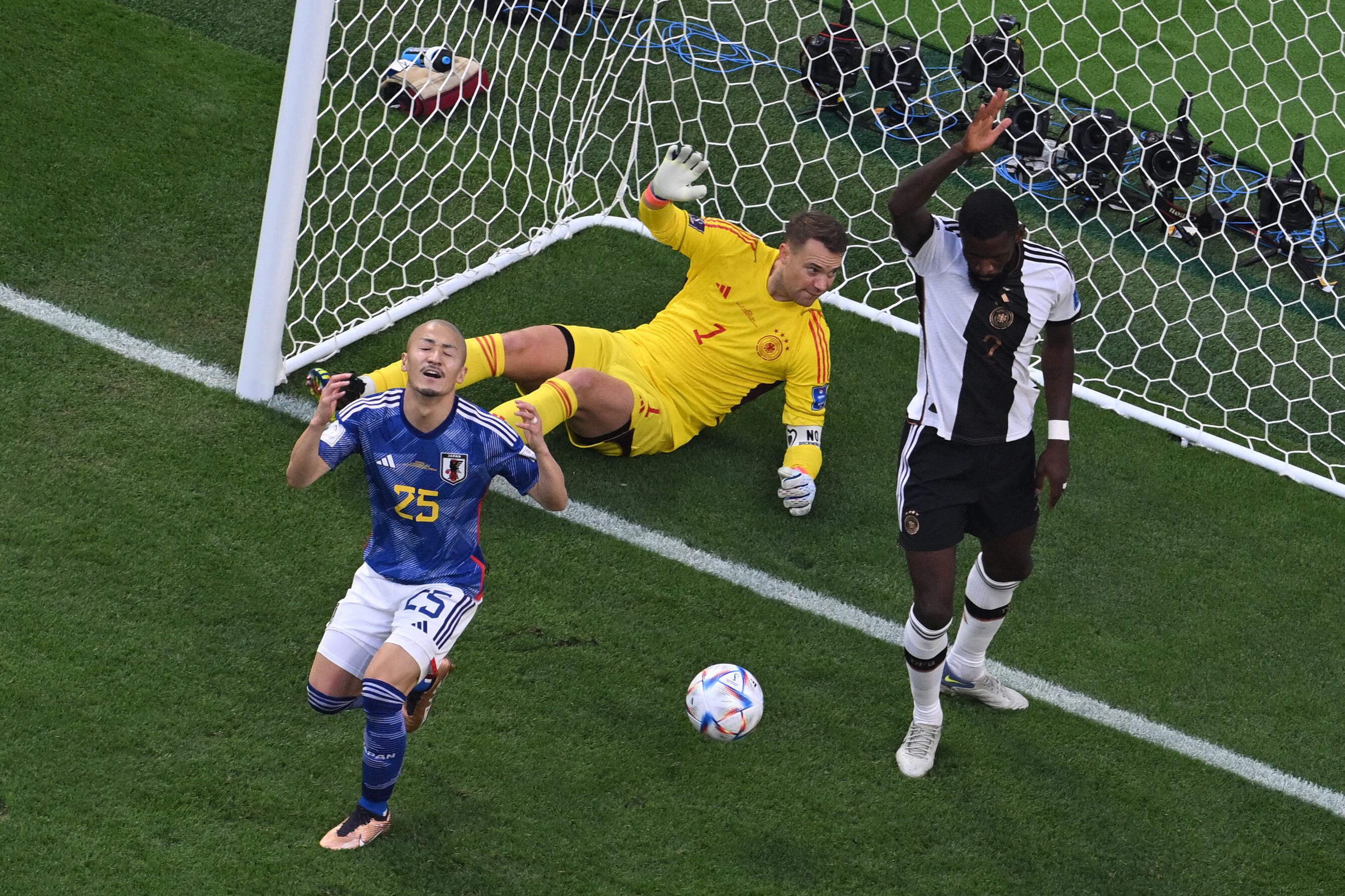 El lamento de Maeda tras anularse su gol