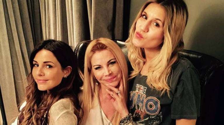 Cande Tinelli, Soledad Aquino y Mica Tinelli. 