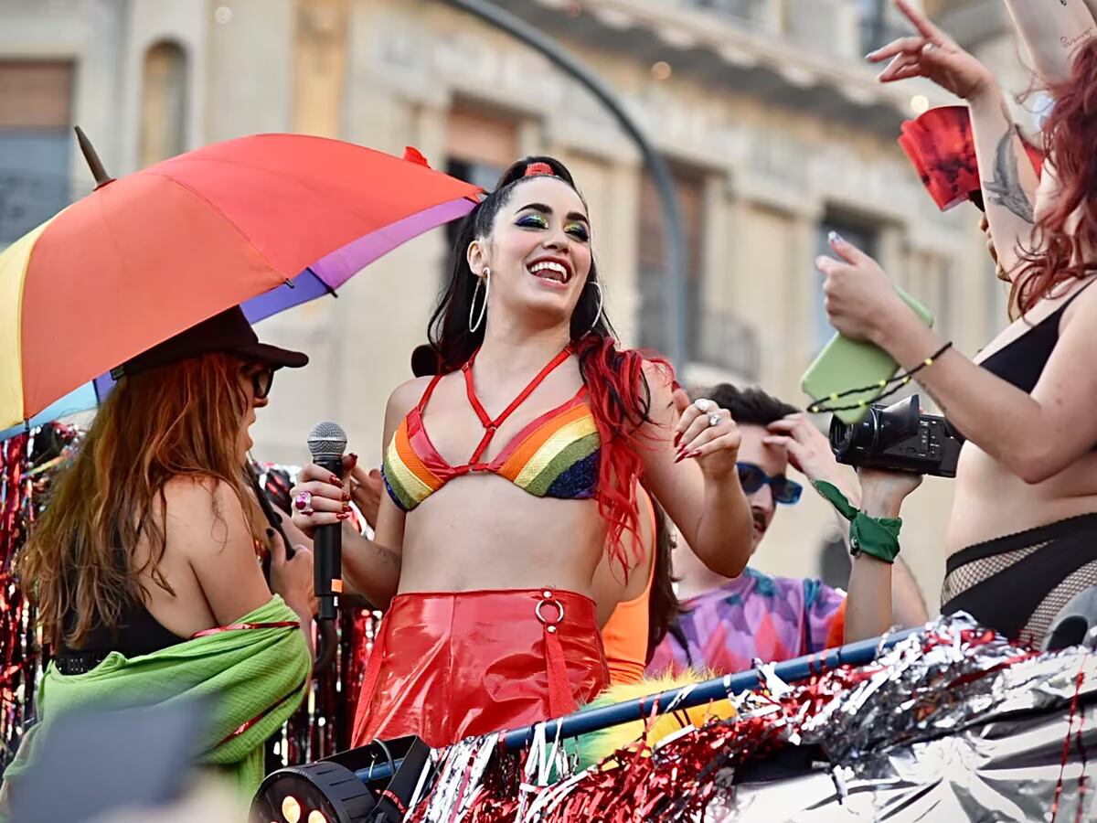 Lali anunció que no podrá asistir a la Marcha del Orgullo.