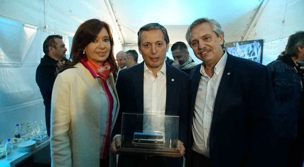  Fernando Gray junto a CFK y Alberto Fernández en 2021. 