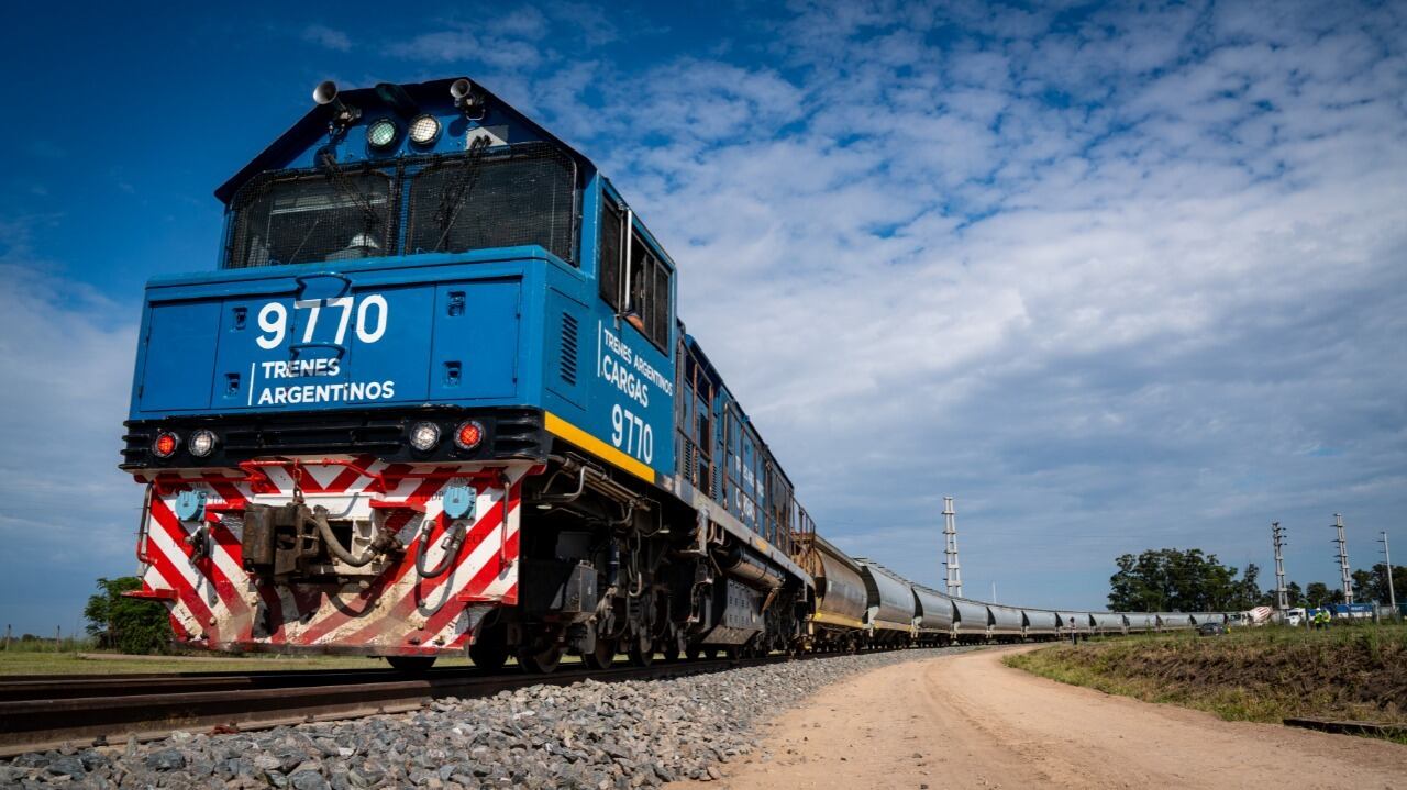 El tren de carga qye incluye a Mendoza en su recorrido trasladó el volumen más alto de carga de los últimos 29 años.