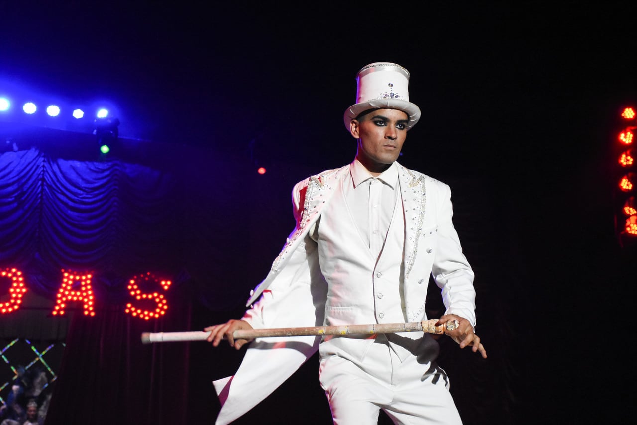 Y así comienza el show del Circo Rodas... 

Foto: Mariana Villa/ Los Andes