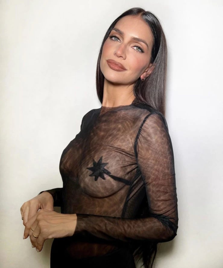 Zaira Nara deslumbró con un vestido al estilo Marilyn Monroe.