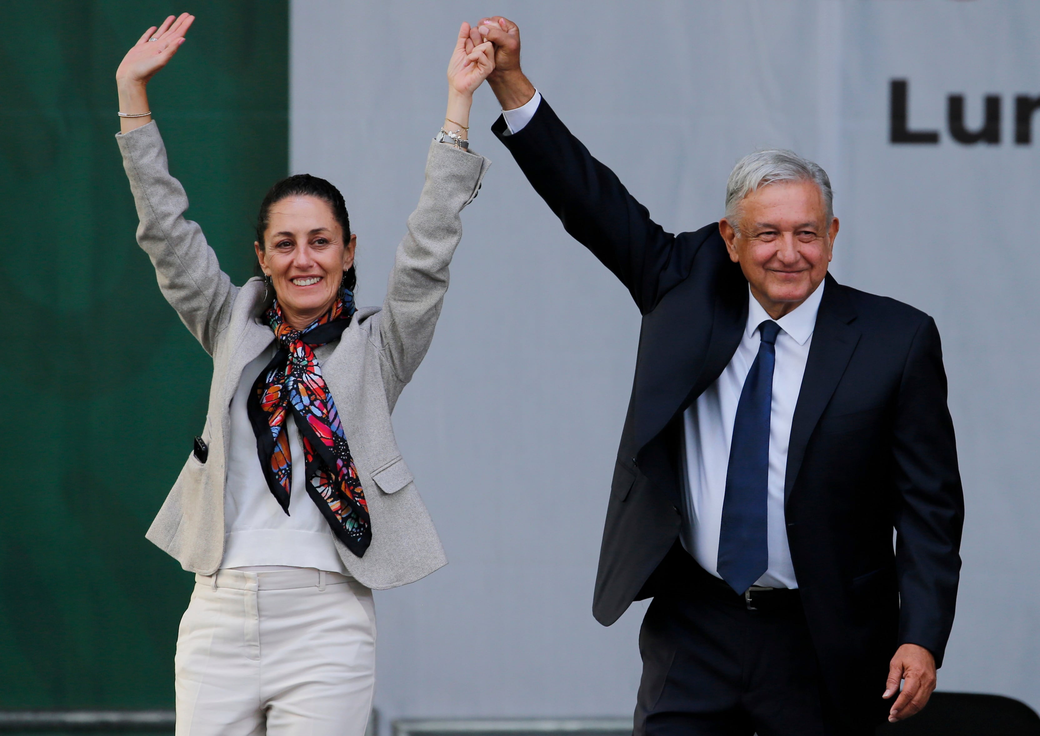 El presidente de México, Andrés Manuel López Obrador junto a Claudia Sheinbaum, la nueva mandataria de México. 