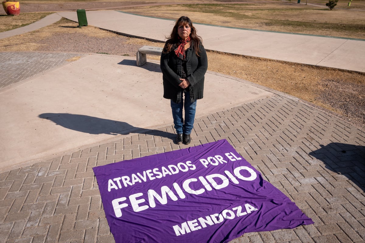 Chicos que quedan huérfanos luego de que sus madres son asesinadas.
Que pasa con las victimas colaterales. Cuantos son esos niños y como se los asisten.
Susana Gonzalez madre de Julieta Gonzalez que fué asesinada en septiembre 2016

Foto: Ignacio Blanco / Los Andes