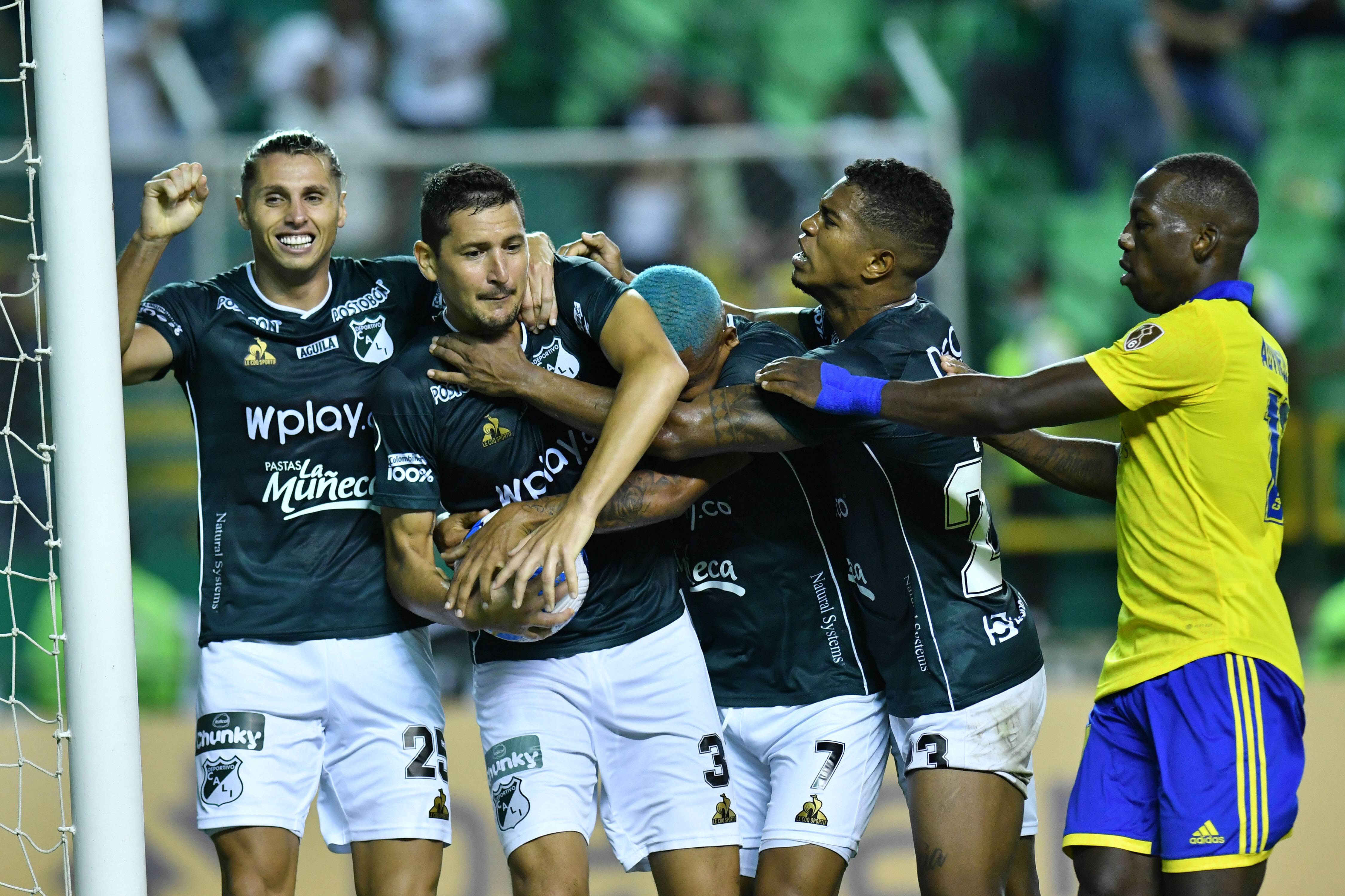 El cordobés Guillermo Burdisso festejó el 1-0 para el Deportivo Cali. Es un exjugador de Boca. (Fotobaires)