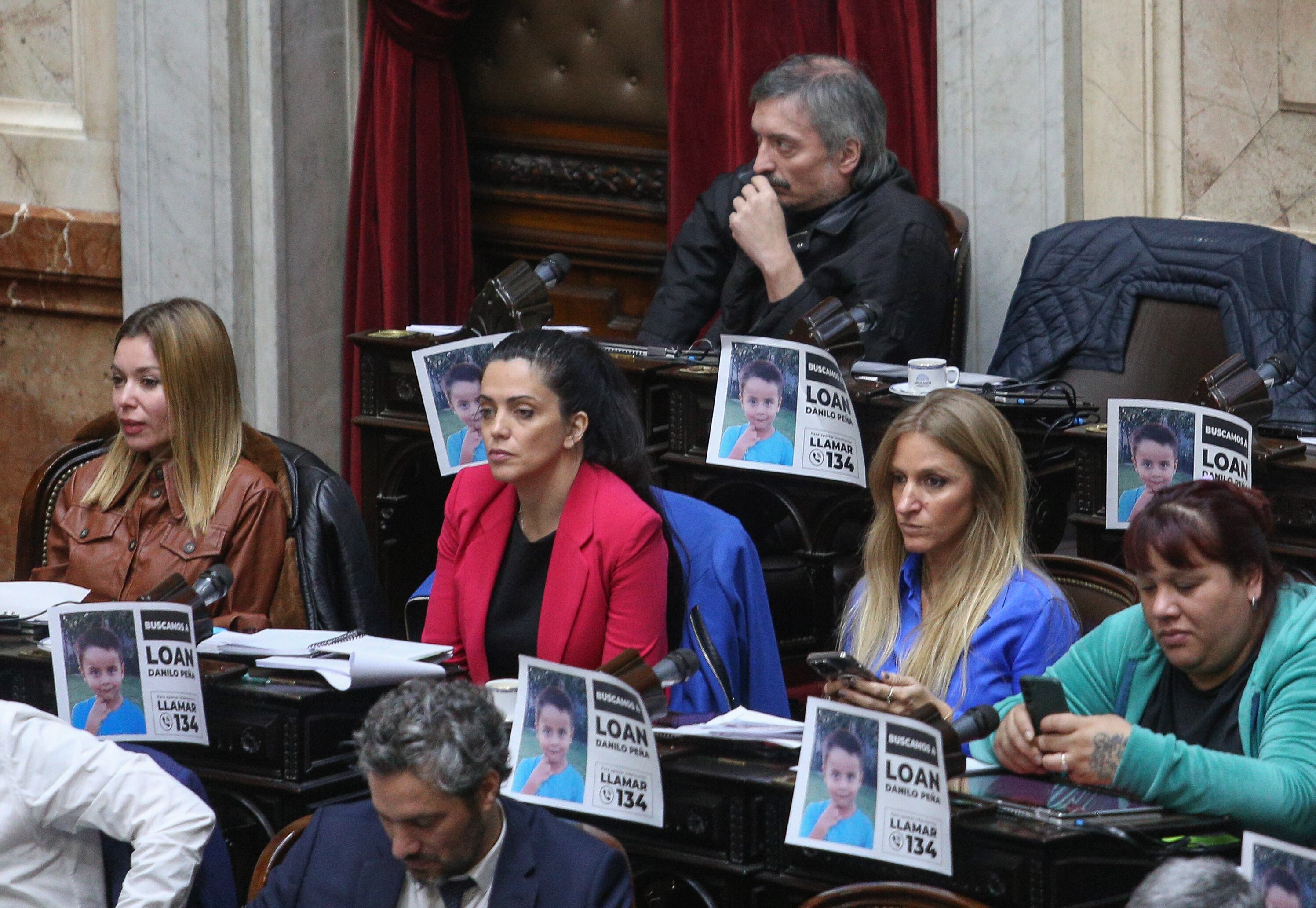 En la Cámara de Diputados se desarrolla la sesión especial para convalidar el proyecto de Ley Bases y el Paquete Fiscal, que incluye la reposición del Impuesto a las Ganancias. El diputado Máximo Kirchner durante la sesión. Foto NA: DANIEL VIDES