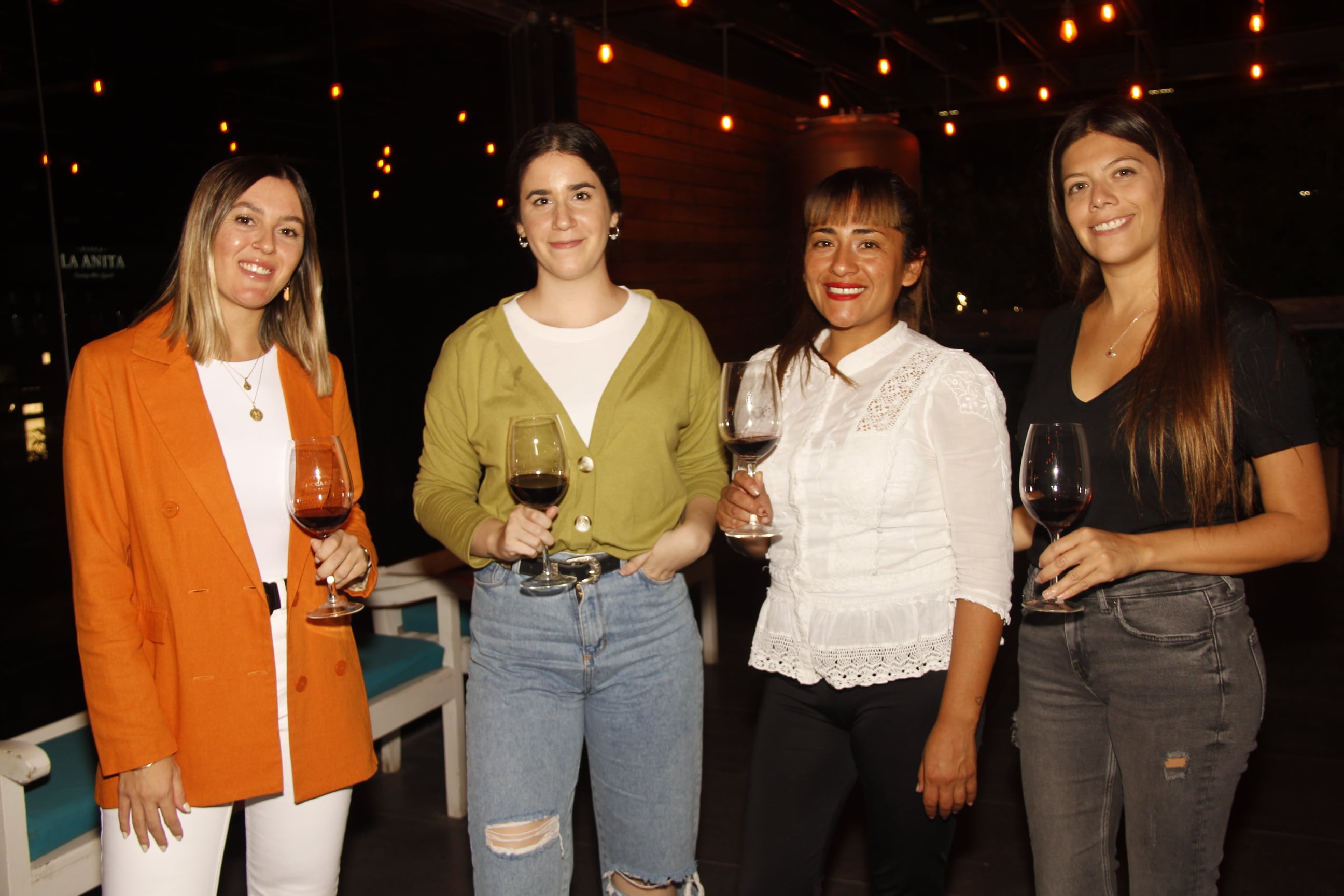 Antonella Gentile, Rocío Barros, Eugenia Escudero y Flor Afranllie. 