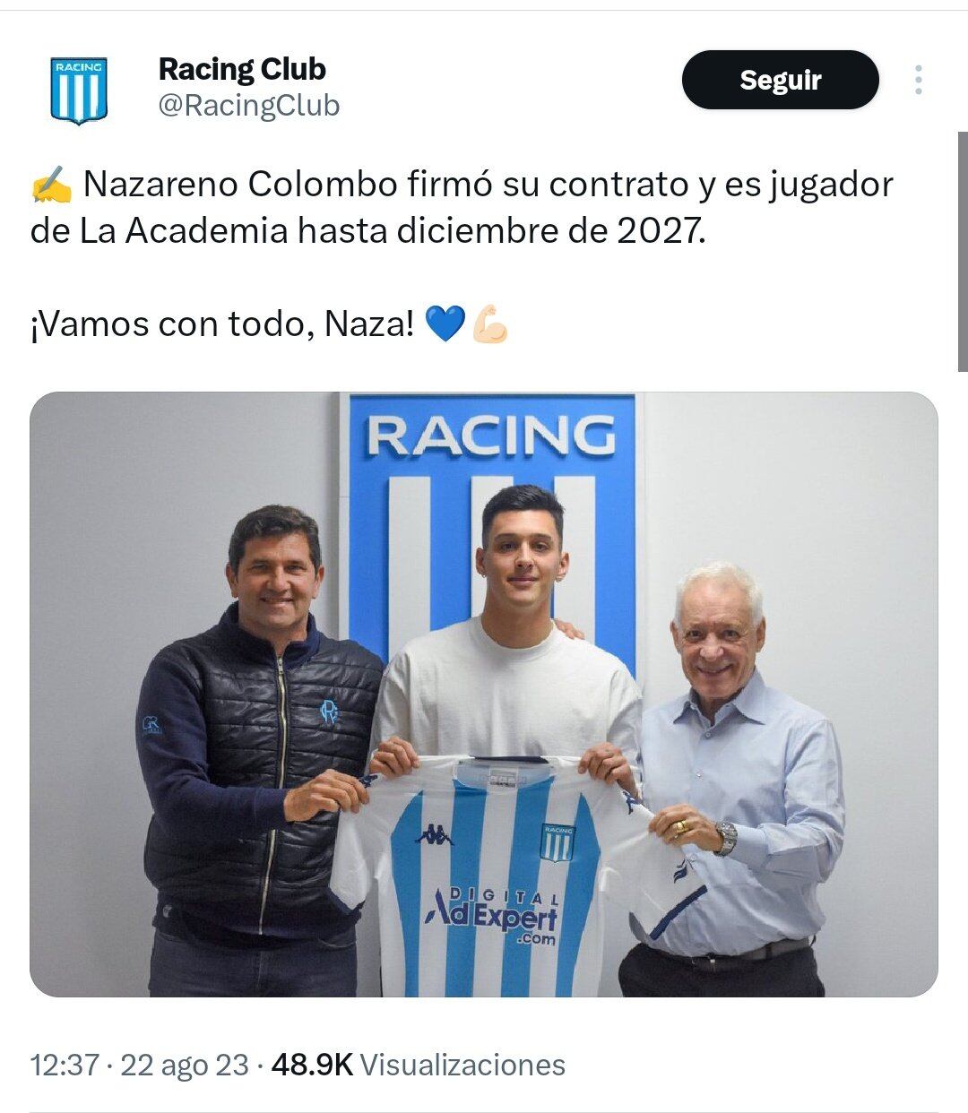 El escudo ya presentaba erores en la presentación de Juanfer y Nazareno Colombo