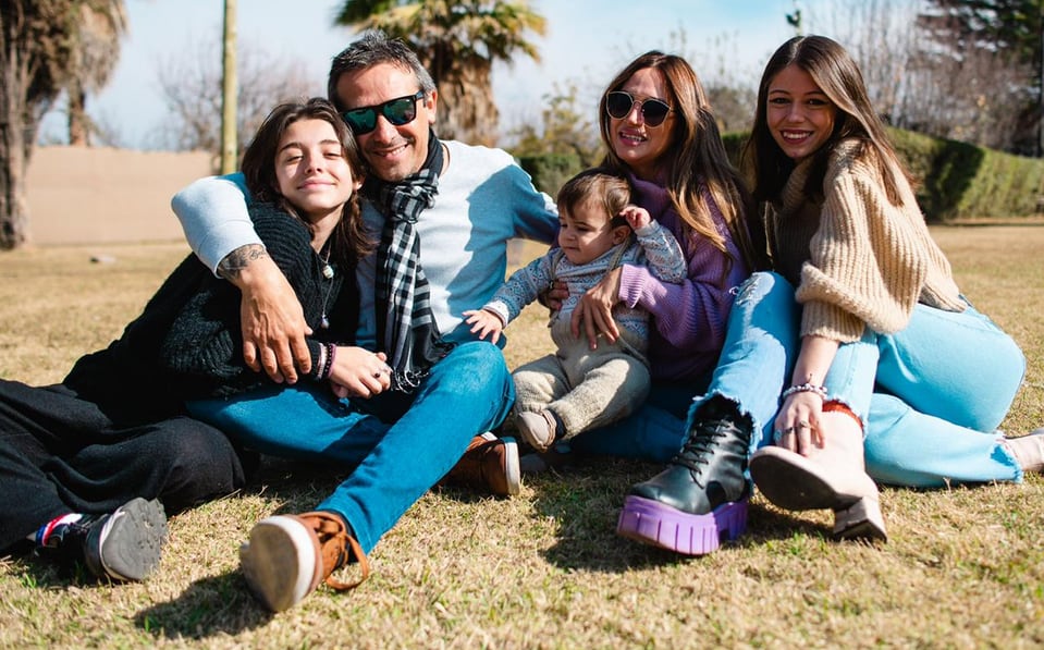 Belén Francese, Vitto, su papá y sus hermanastras.