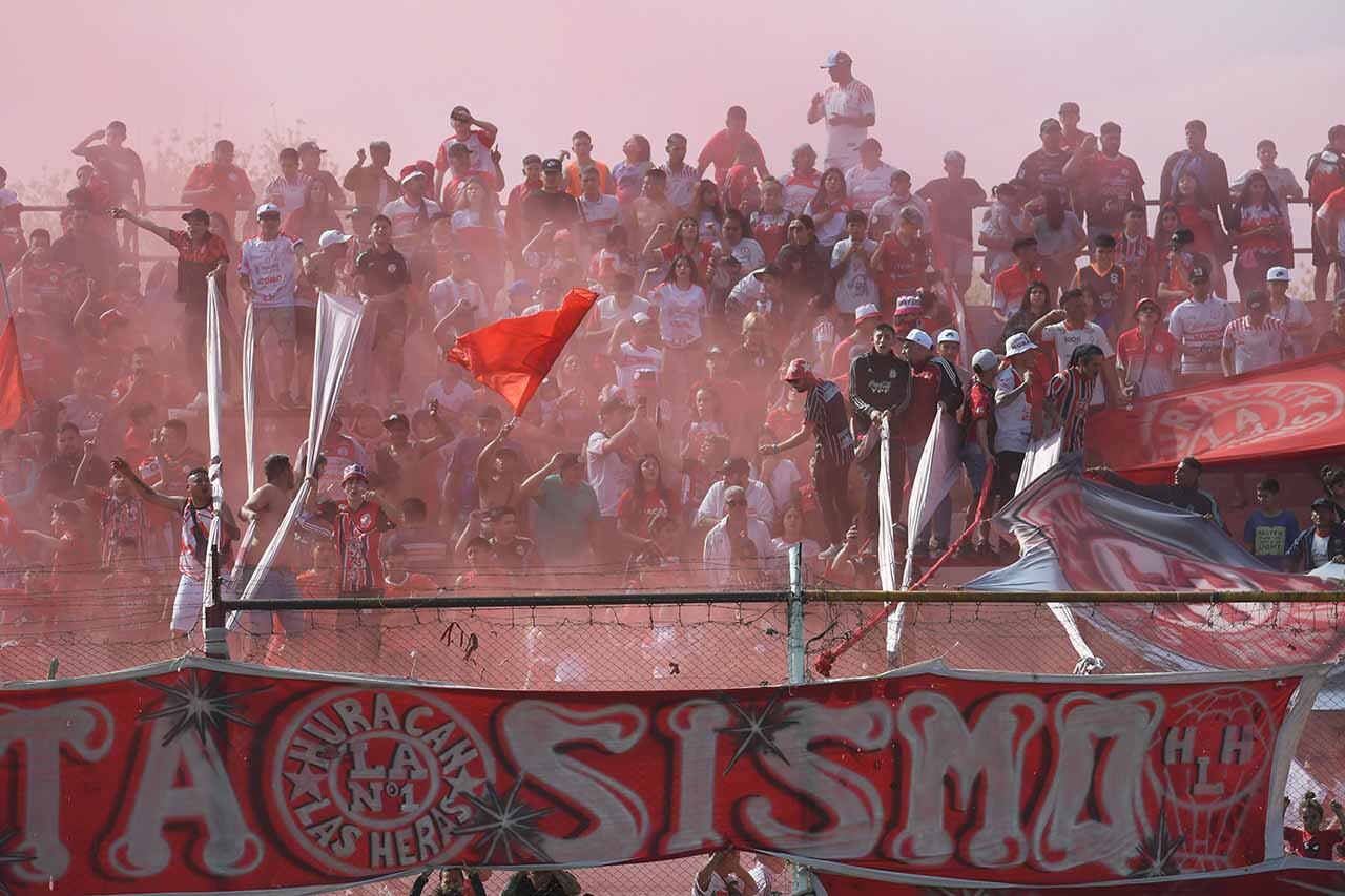 Fútbol Federal A, Huracán Las Heras vs. Estudiantes de San Luis en cancha de Huracán

Foto: José Gutierrez / Los Andes 

