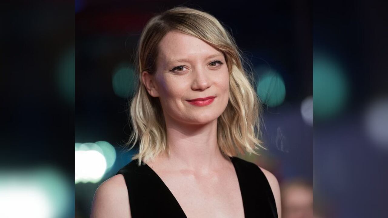 Así está hoy Mia Wasikowska, la actriz de "Alicia en el País de las Maravillas"