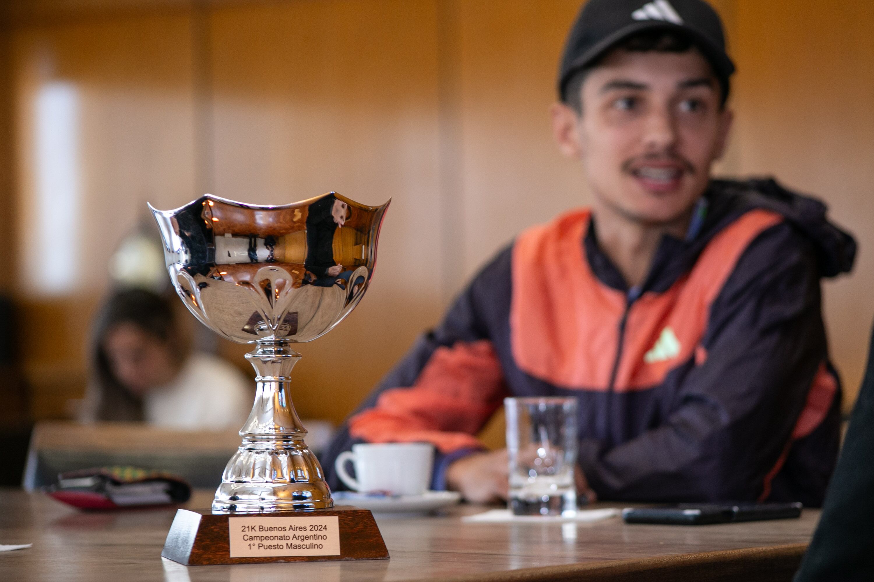 Ulpiano Suarez recibió a Ignacio Erario, maratonista mendocino con mejor marca en suelo argentino