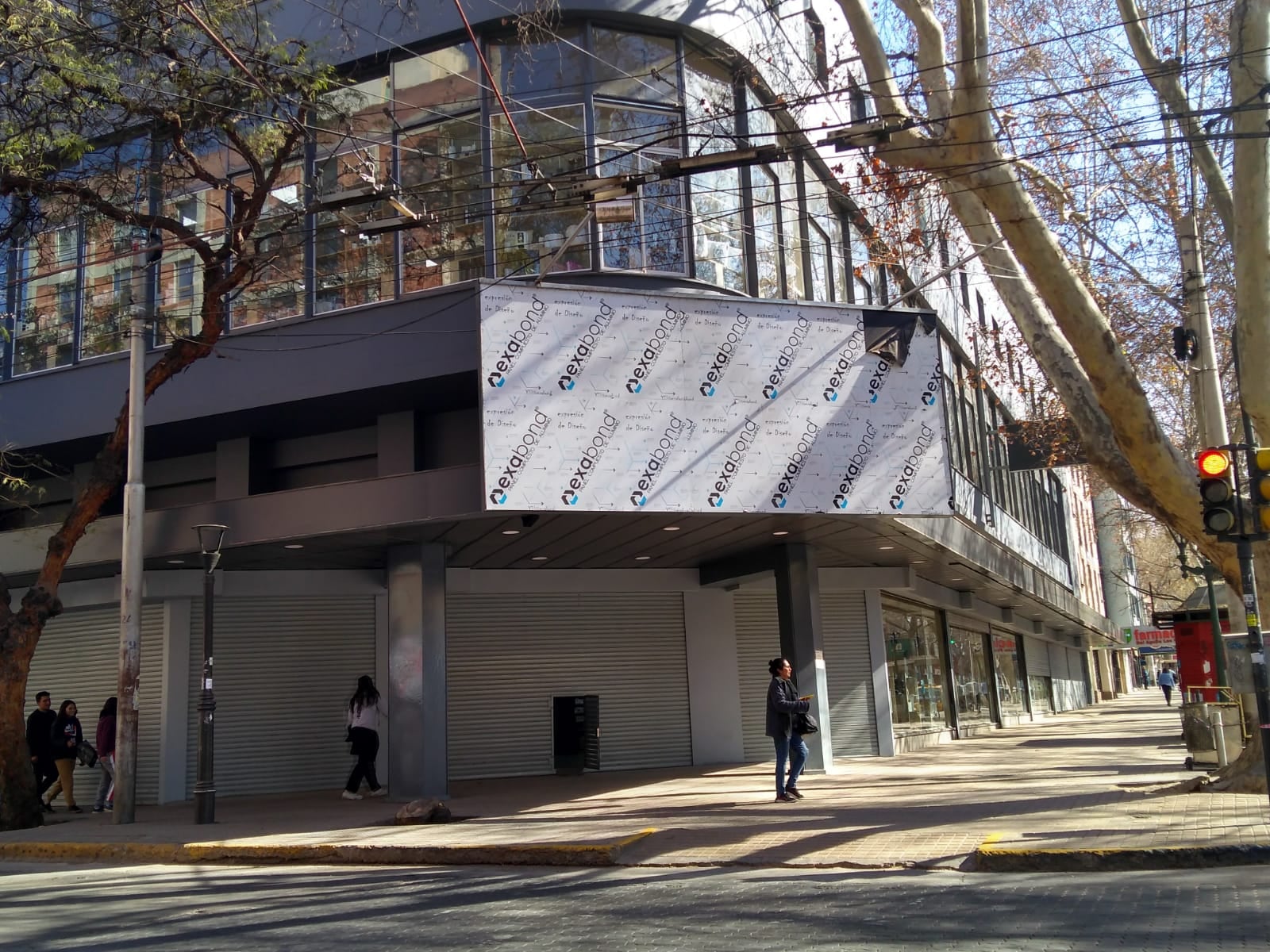 Con dos pisos, el bazar chino DD2 ocupará la esquina de 9 de Julio y Las Heras, donde antes funcionaba Balbi (Foto Los Andes)