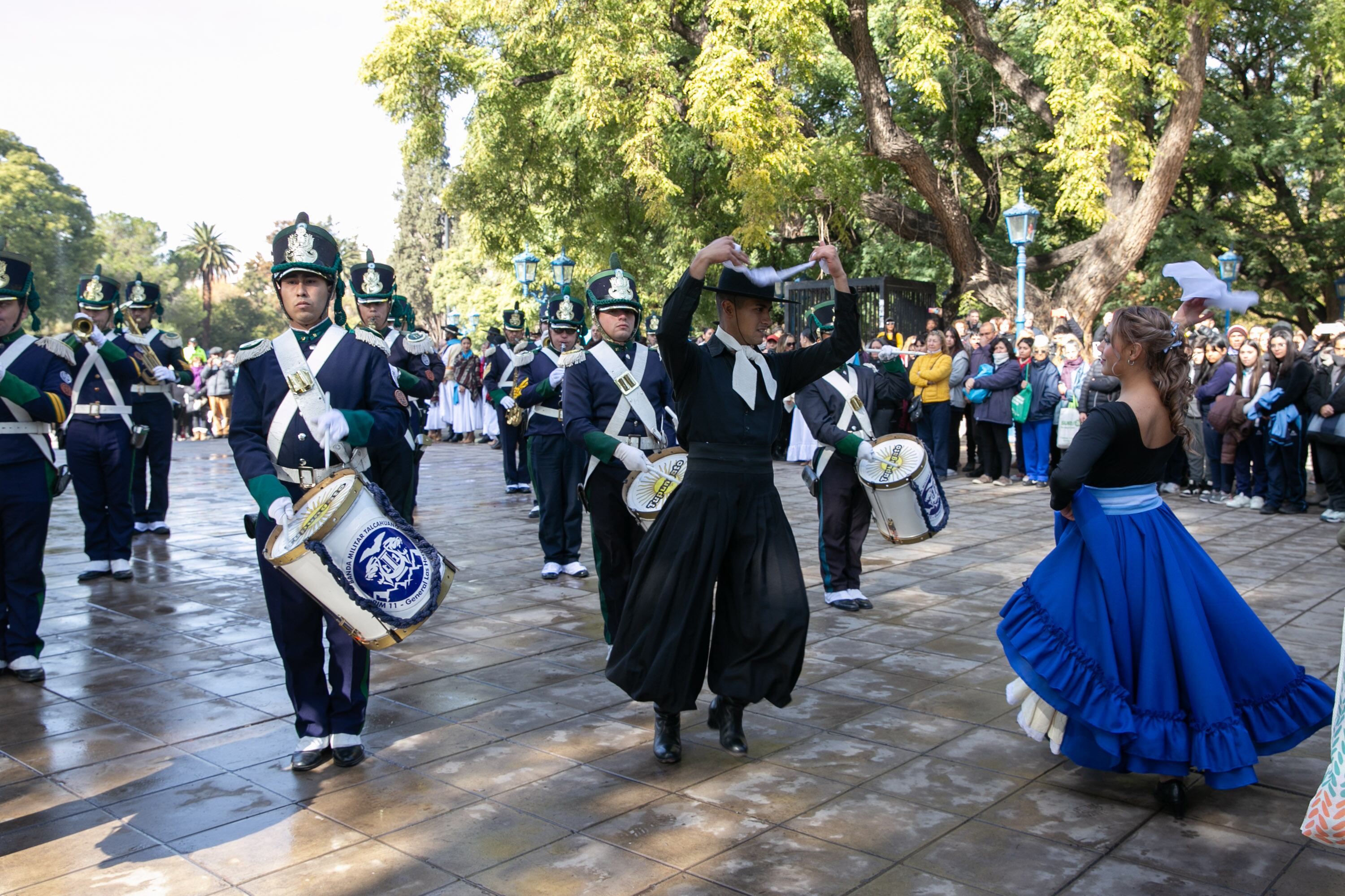 La Banda Militar Talcahuano y los elencos municipales brindaron un gran espectáculo. Foto: Mendoza Ciudad.