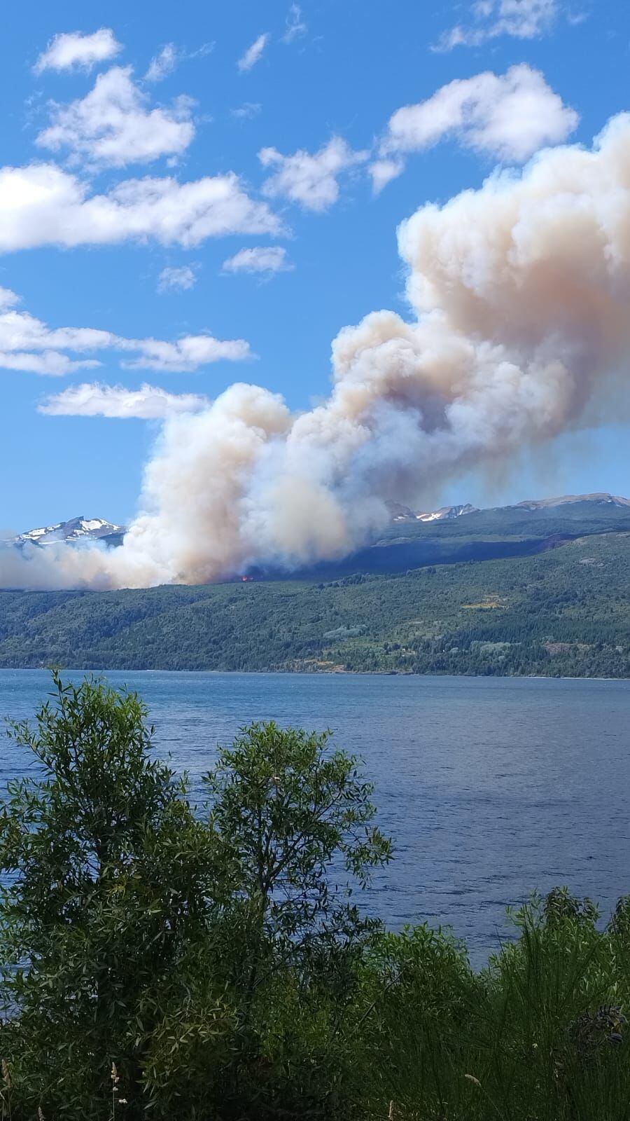 Las imágenes de la inmensidad del incendio son impactantes. Foto: Redes.