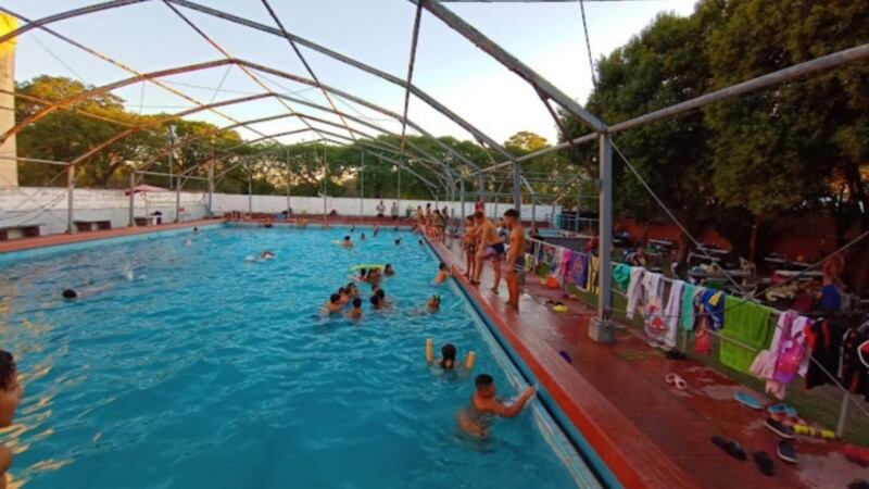 La pileta en la que este viernes falleció un chico de 12 años. Gentileza: Rosario 3.