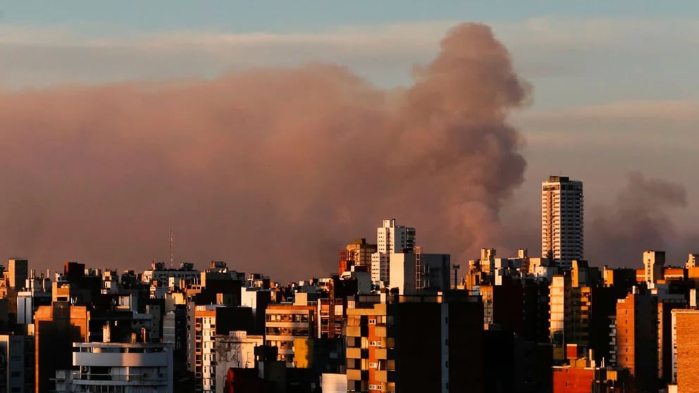 El humo afecta fuertemente a Rosario - Gentileza Infobae