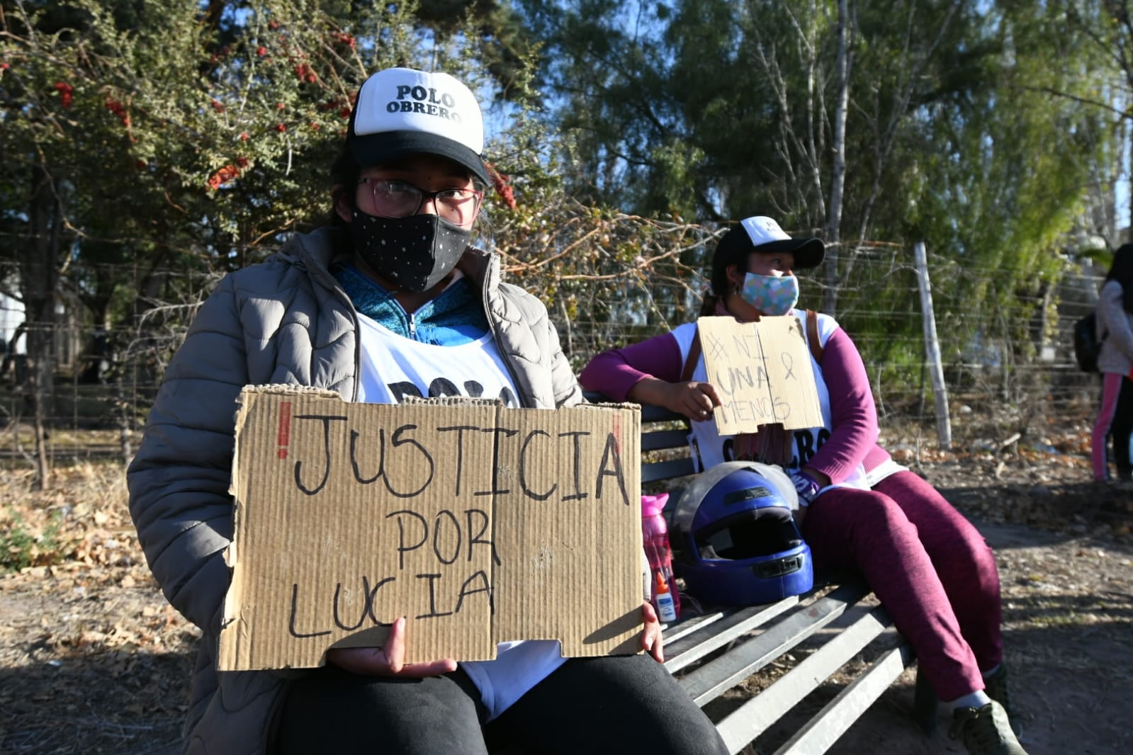 Vecinos, amigos y familiares exigen justicia tras el brutal femicidio de la adolescente de Maipú. 