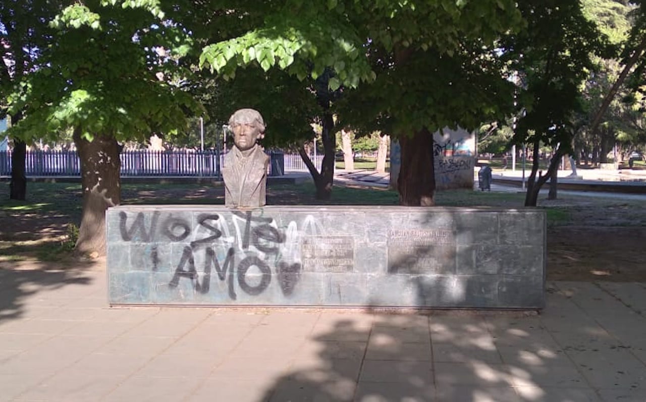 La Ciudad puso en valor el busto en homenaje a Juan Bautista Alberdi