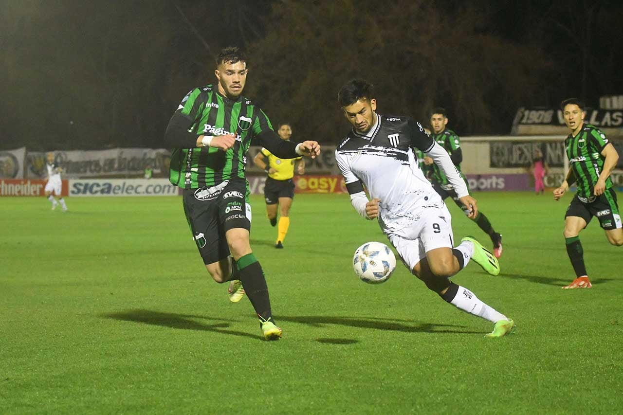 Fútbol Primera Nacional Gimnasia y Esgrima de Mendoza vs. Nueva Chicago
Foto:José Gutierrez/ Los Andes 


