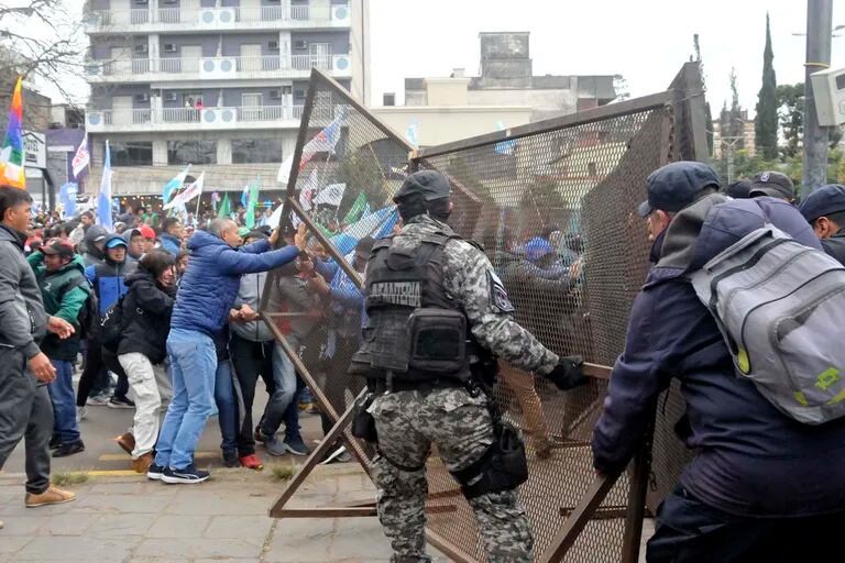 Violentos incidentes en Jujuy. / Foto: La Nación.