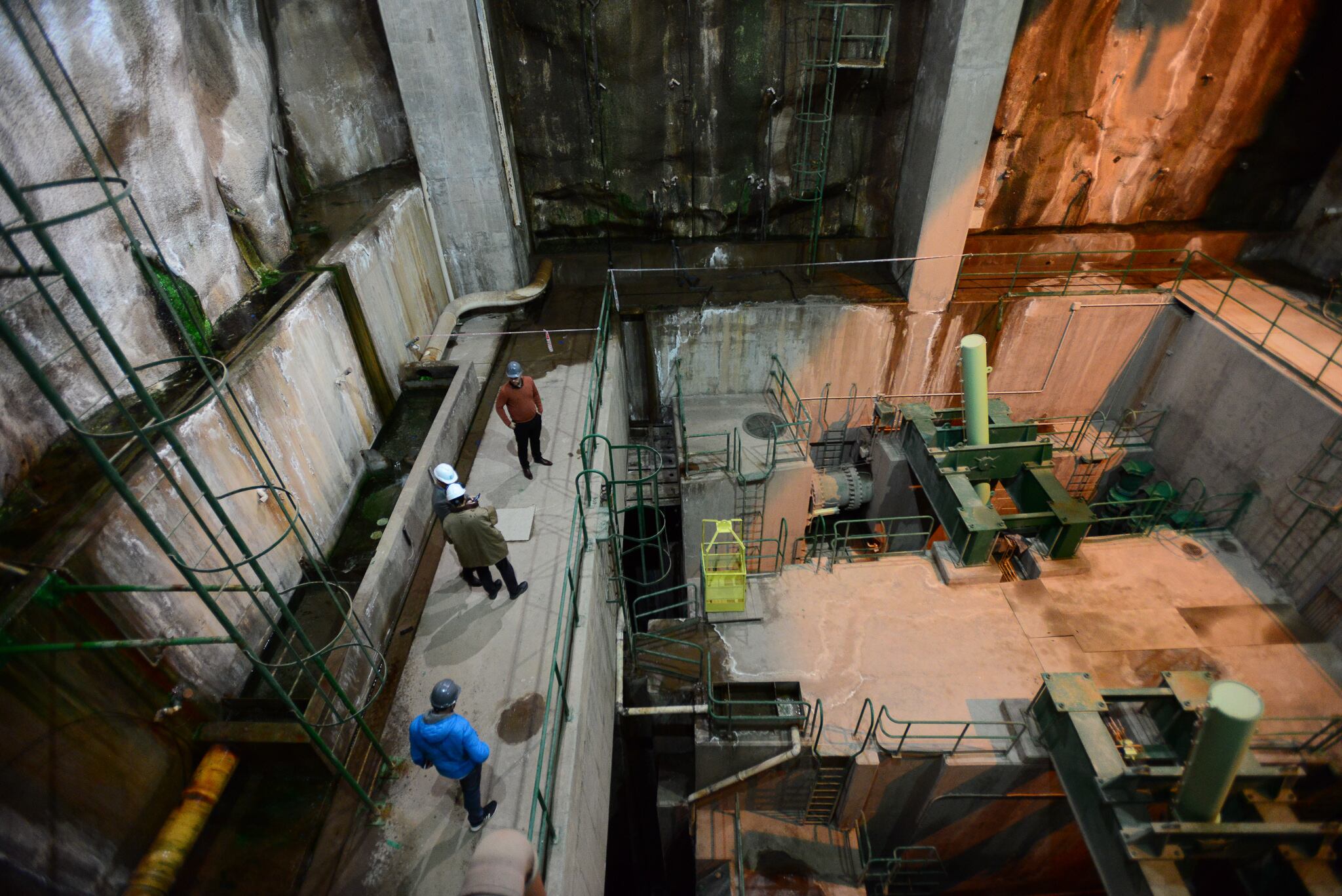 Descargador de Fondo o Caverna. Es el principal órgano de seguridad de la Presa Potrerillos, dado que permite un vaciado rápido del embalse en
caso de emergencia
Foto: Claudio Gutiérrez