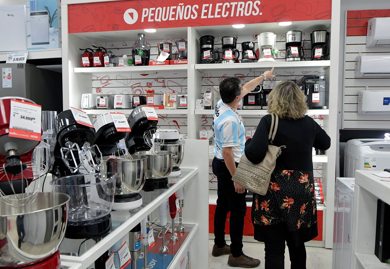 Televisores y celulares son los electrodomésticos que más cayeron en ventas durante el primer semestre de este año. 

Foto: Orlando Pelichotti