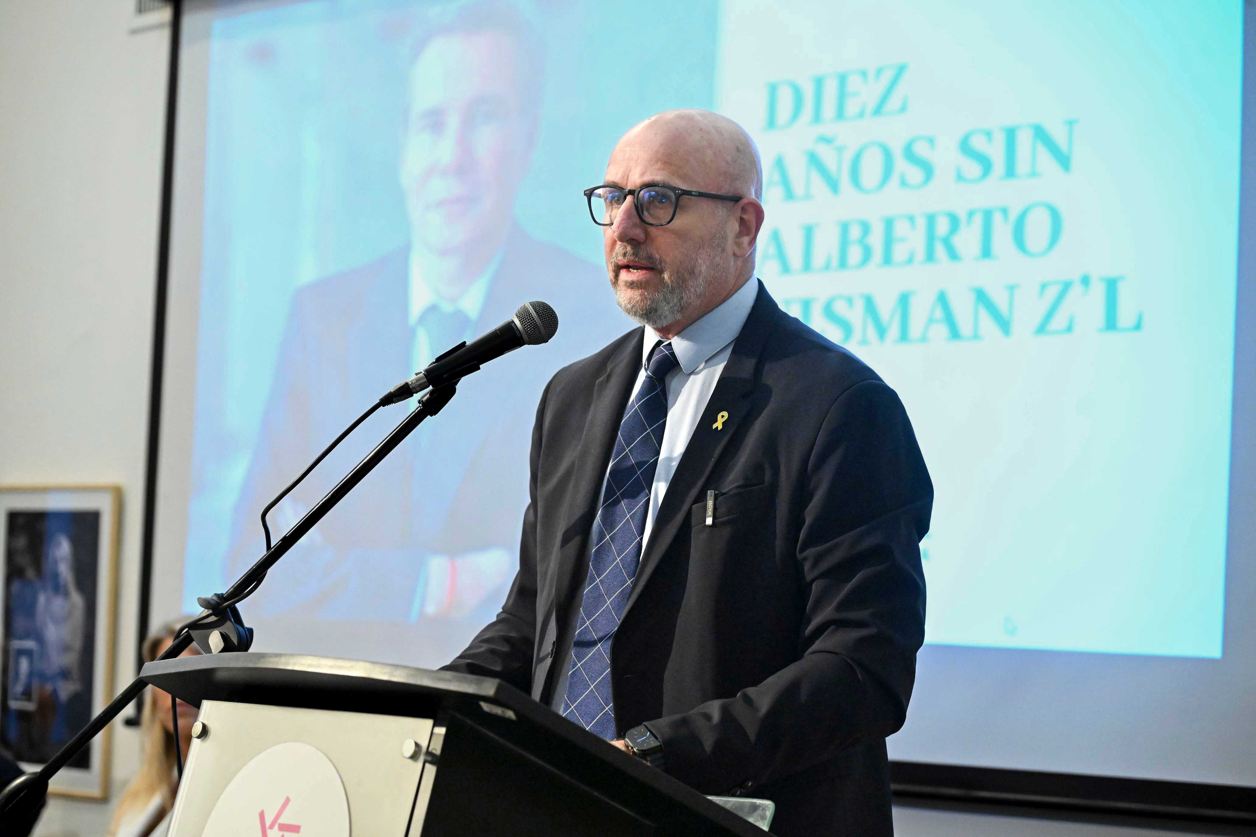 El ministro de Seguridad porteño, Waldo 
Wolff, durante el acto homenaje al fiscal Alberto Nisman. Foto: NA