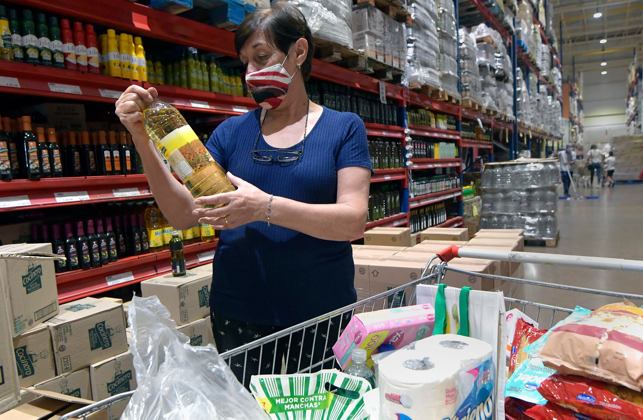 La Canasta Básica Total y la Cansata Básica de Alimentos sufrieron incrementos en el mes de diciembre. - Orlando Pelichotti / Los Andes