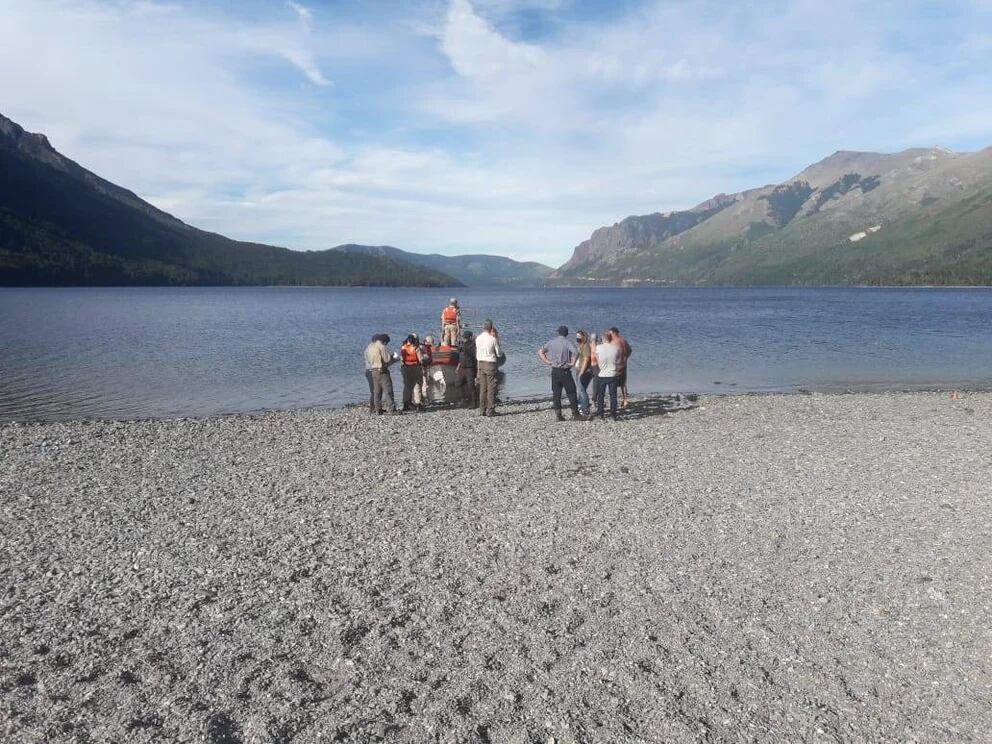 Una de las niñas pudo ser rescatada, pero la otra se ahogó en el lago. / Foto: Gentileza