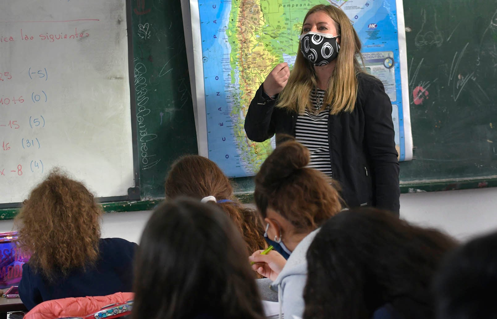 Unos de los días mas felices del año. Verles las caras después de tanto tiempo, nos confiesa Mariana, la profesora de geografía del primer año.
Foto: Orlando Pelichotti