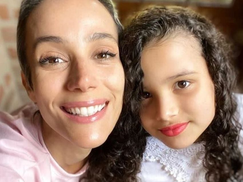 Karla Tenório junto a su hija. Foto: Web