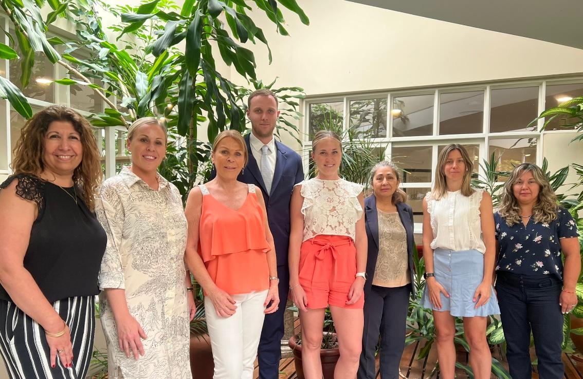 Equipo de estudio actual: Gladys Pecoraro (Secretaria), Agostina Mastronardi (Abogada), Susana B. Lombardi (Escribana), Ricardo J. Mastronardi (Abogado), Eugenia Mastronardi (Escribana), Esther Herrera (Secretaria), Clara Aubone (Abogada) y Flavia Bordón (Secretaria).