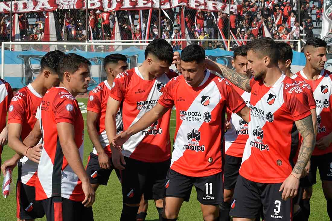 El Deportivo Maipú necesita ganar los cinco encuentros que tiene por delante, pero eso no le garantiza un lugar en el Reducido. Foto: Orlando Pelichotti / Los Andes