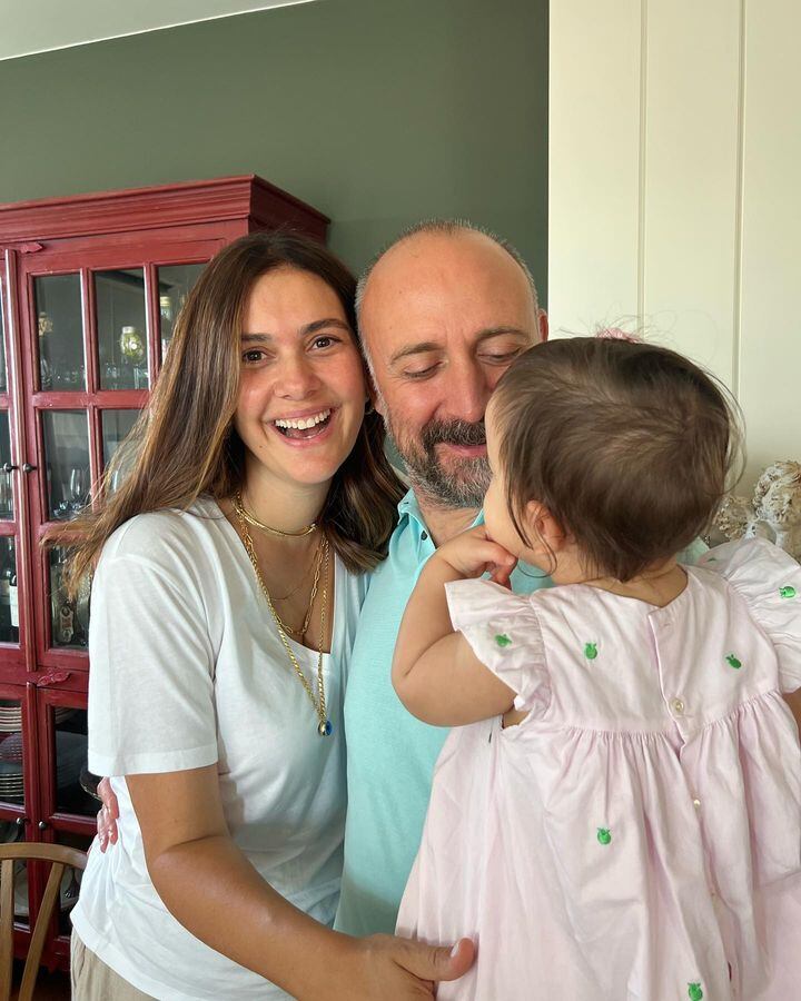 Halit Ergenç y su familia