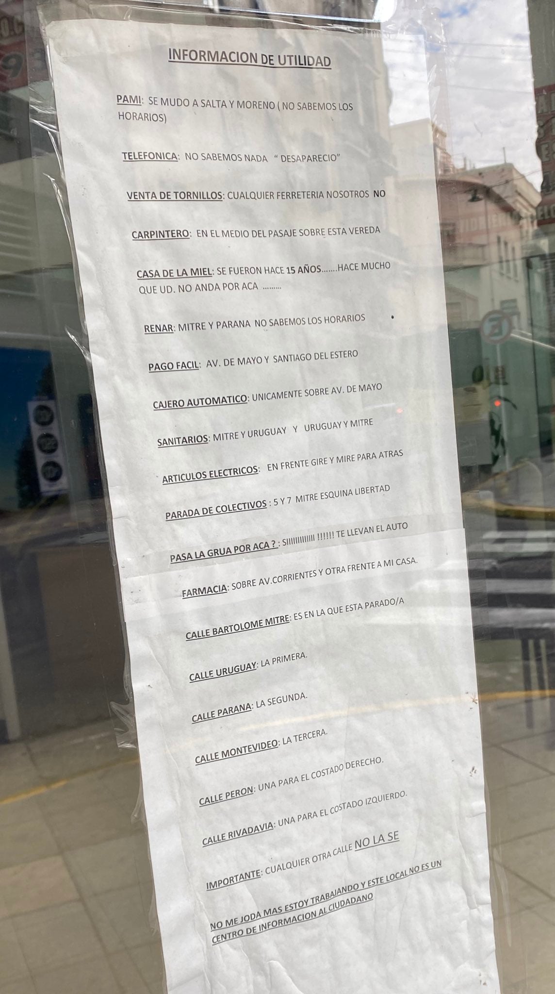 El cartel del comerciante que se hizo viral en Twitter. Foto: captura Twitter @anchota_