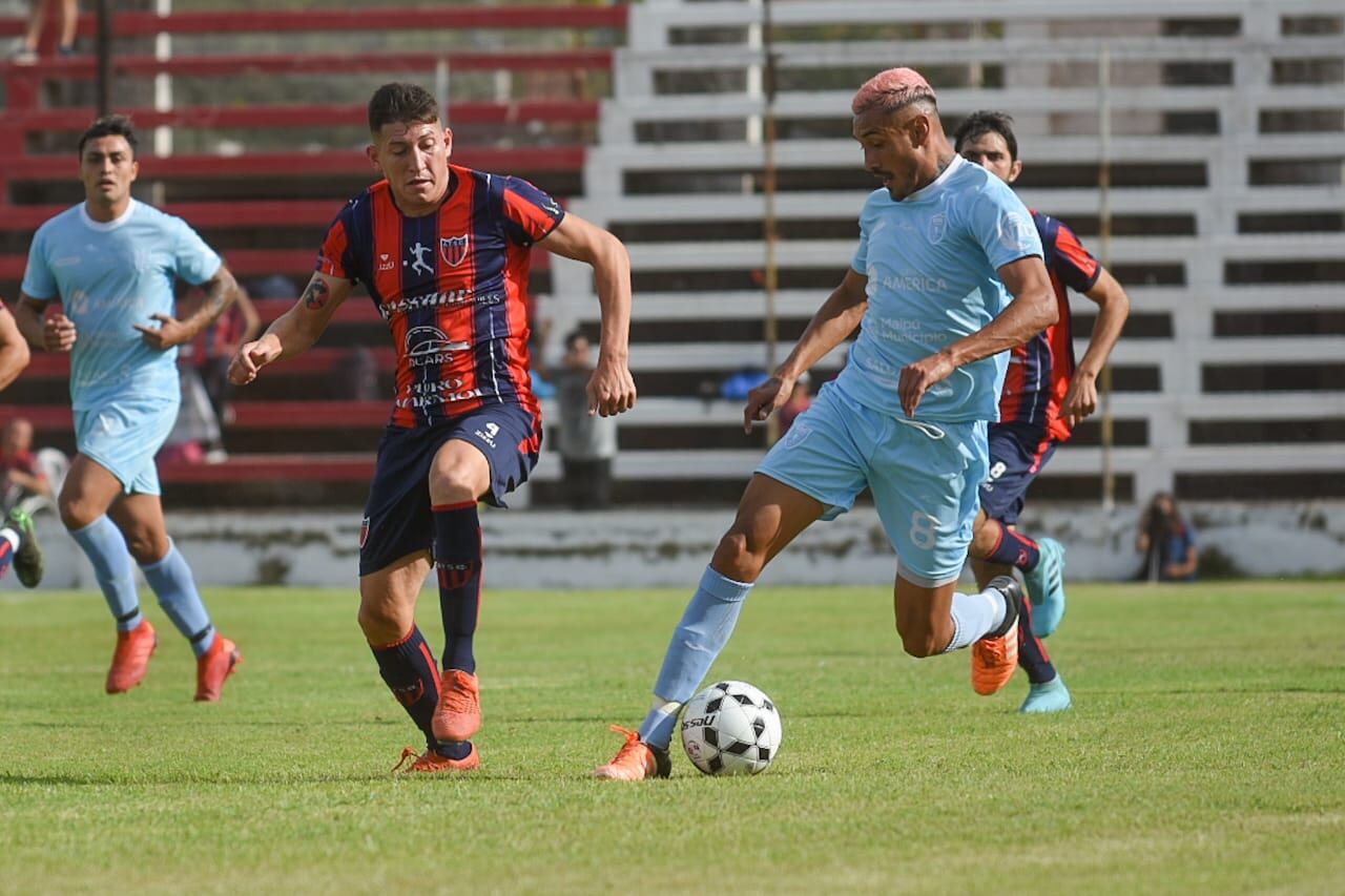 Andes Talleres y Gutiérrez no se sacan ventaja / Nicolás Ríos.