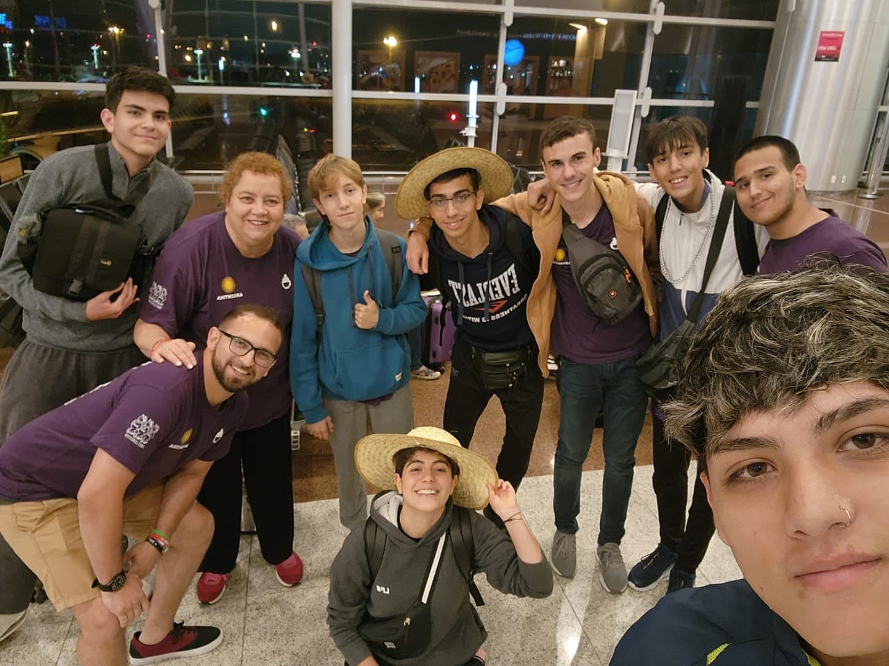 De regreso, los ocho participantes se reencontraron durante la escala en Brasil.