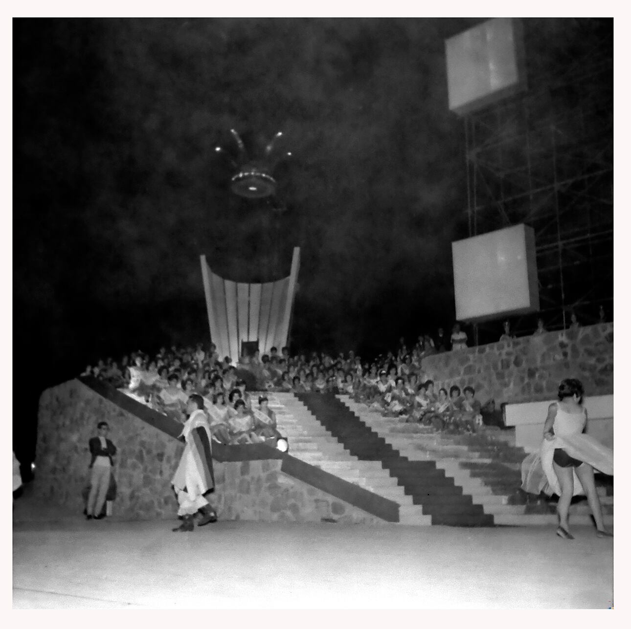 Instantánea sobre el inicio de la fiesta.
Fotografía inédita del Archivo General de la Provincia de Mendoza
