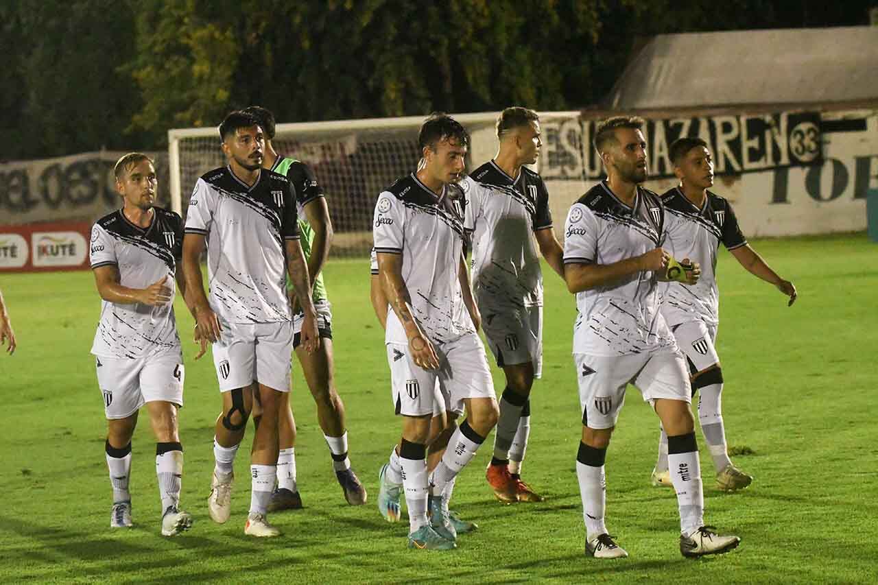 Fútbol Primera Nacional
Gimnasia y Esgrima de Mendoza vs. Patronato en cancha de Gimnasia
Foto: José Gutierrez / Los Andes
