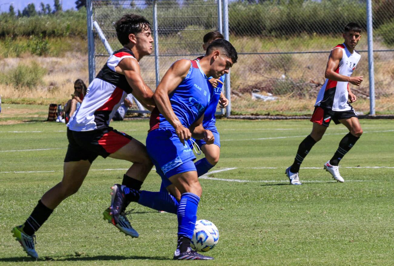 El partido fue muy disputado, y de trámite parejo /Foto: Godoy Cruz