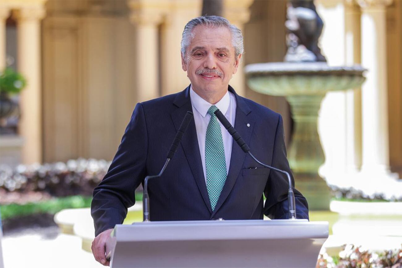 Imputaron a Alberto Fernández en la causa por presuntas irregularidades en la contratación de seguros. Foto: Télam