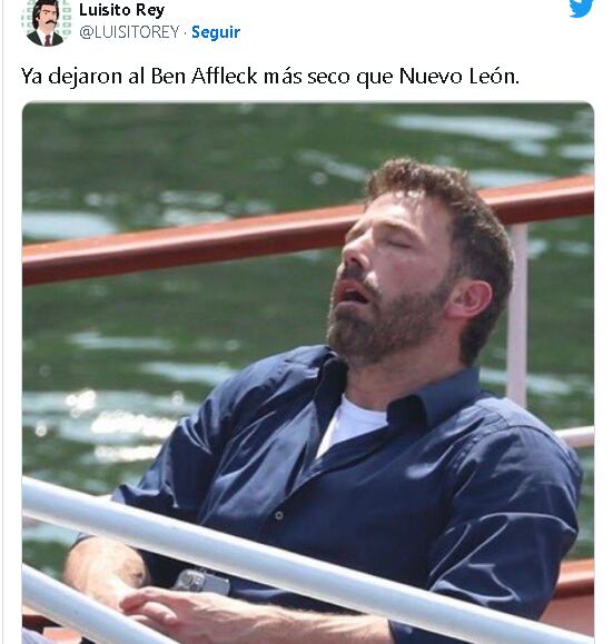 Ben Affleck se volvió meme por dormirse en un barco en Francia.