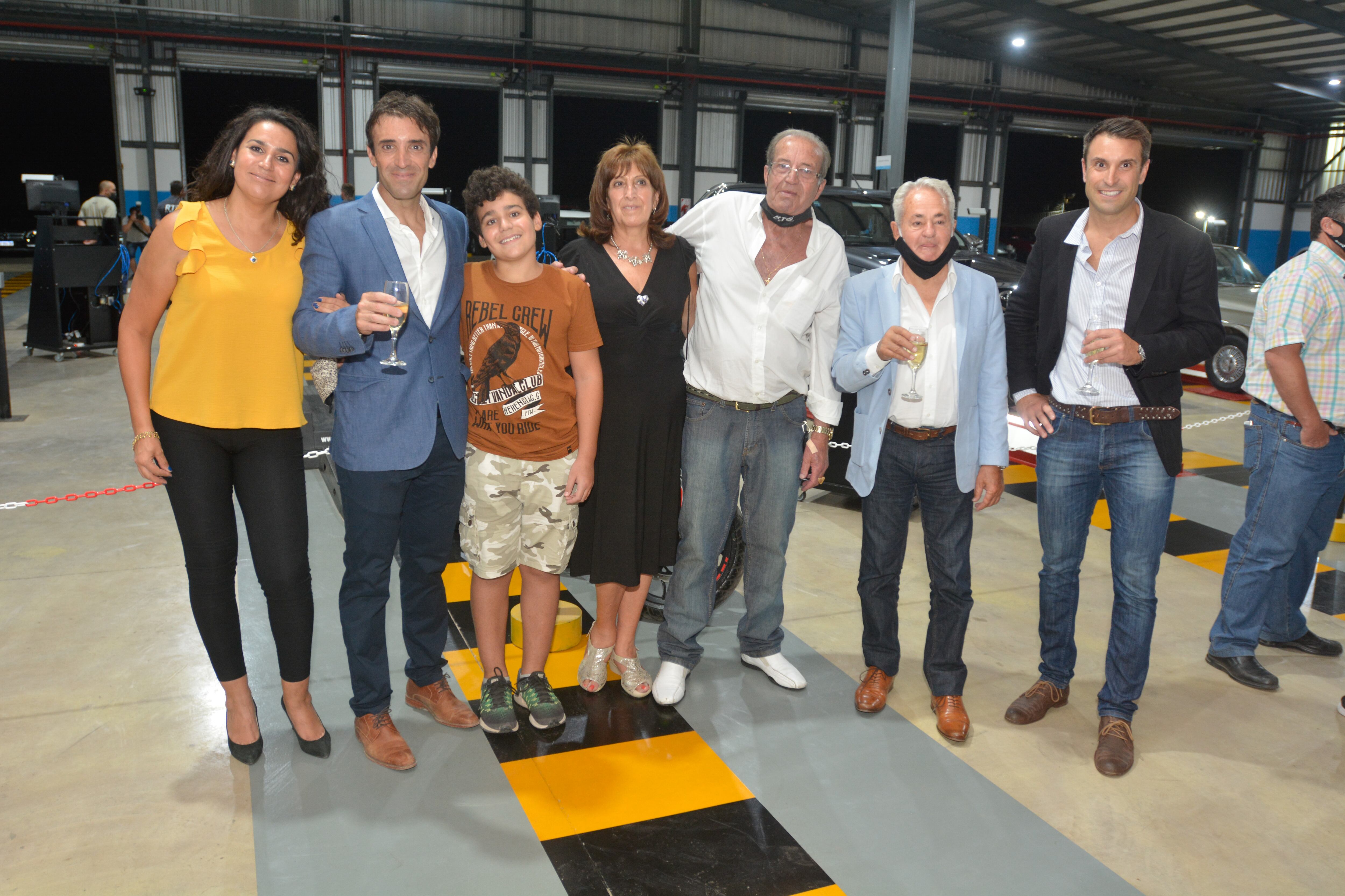 En la foto: Laura Oliva, Juan José Maldonado, Bautista Maldonado. Ana María Lopez de Maldonado, Juan Carlos Maldonado, Tito Yacopini y Marcelo Maldonado - 