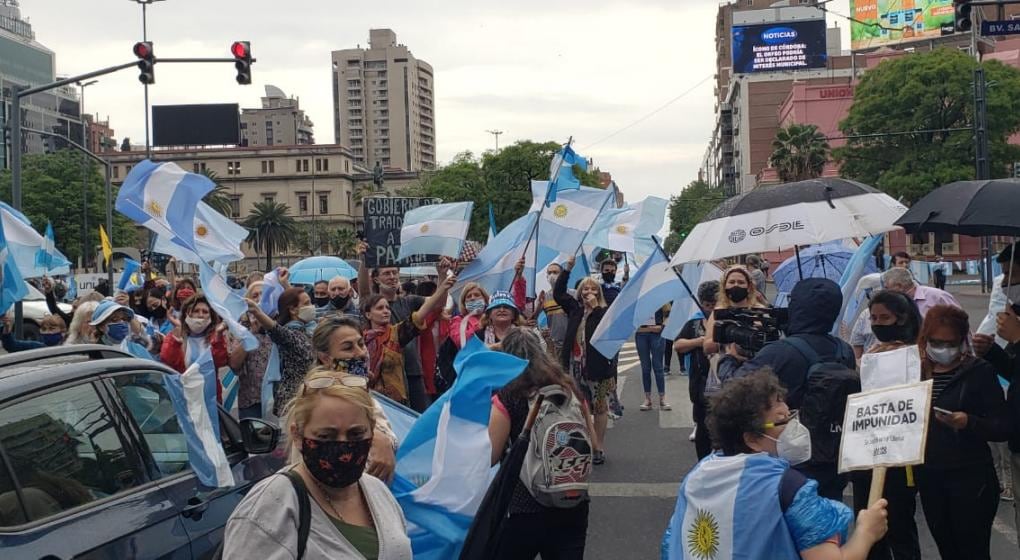 Cientos de manifestantes salieron a las calles en la provincia mediterránea, que contó con el impulso de Patricia Bullrich. Foto La Voz.